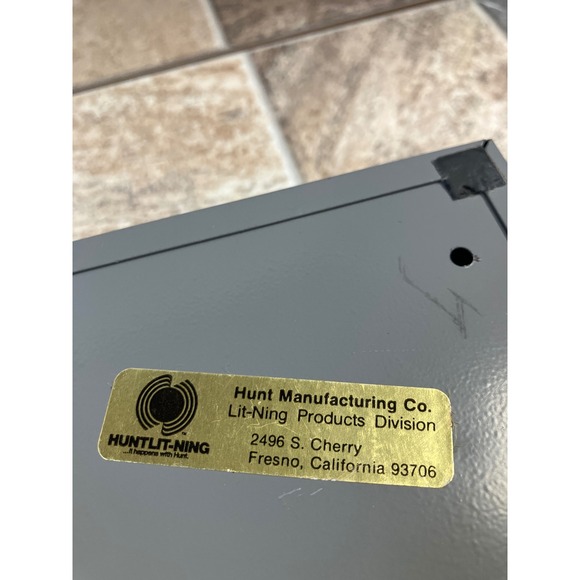 Hunt Manufacturing Lit-Ning Metal Box FFL Storage Container Desk Organizer - Picture 4 of 6